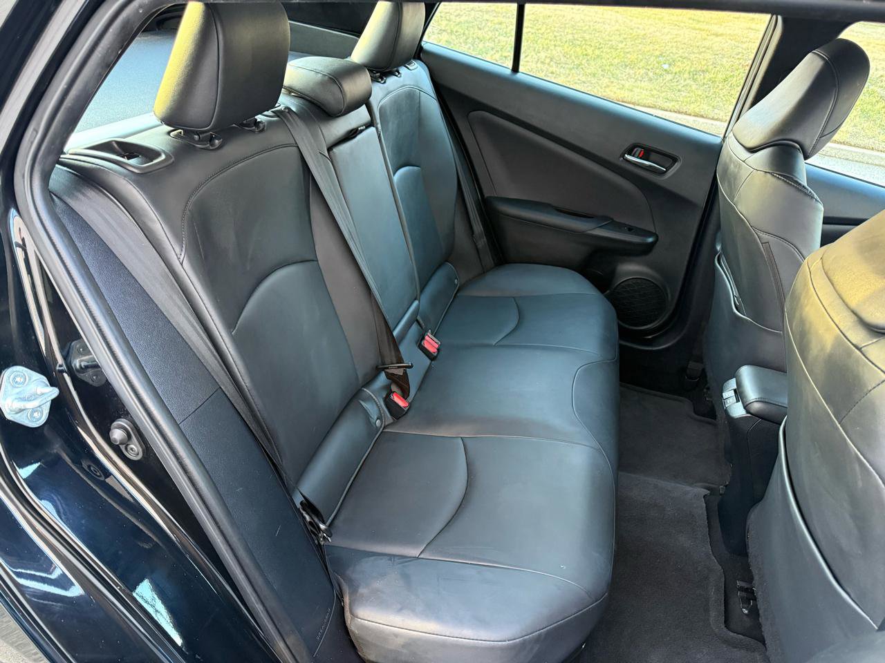 Used 2021 Toyota Prius XLE image 23