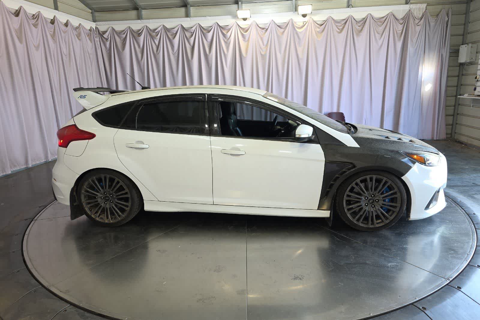 Used 2017 Ford Focus RS AWD/4WD image 9