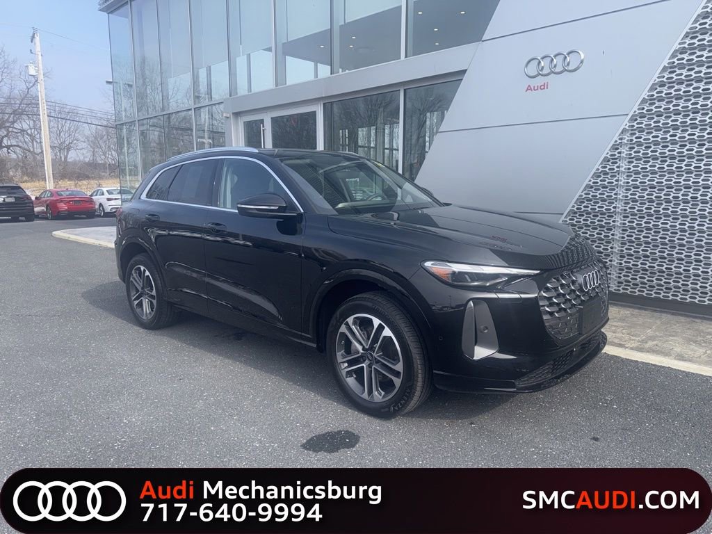 Used 2025 Audi Q5 Premium w/ 19" Wheel Package image 1