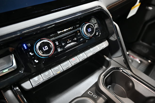 New 2026 GMC Sierra 3500 AT4 w/ AT4 Premium Plus Package AWD/4WD image 23