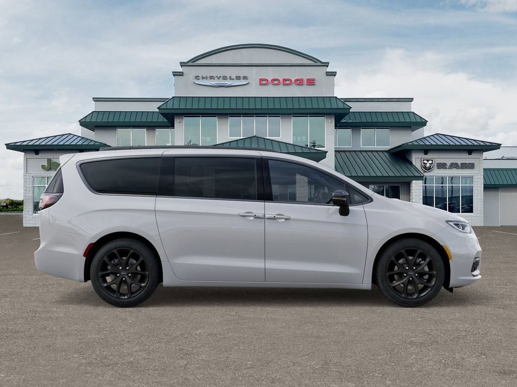 New 2026 Chrysler Pacifica Limited w/ S Appearance Package image 26