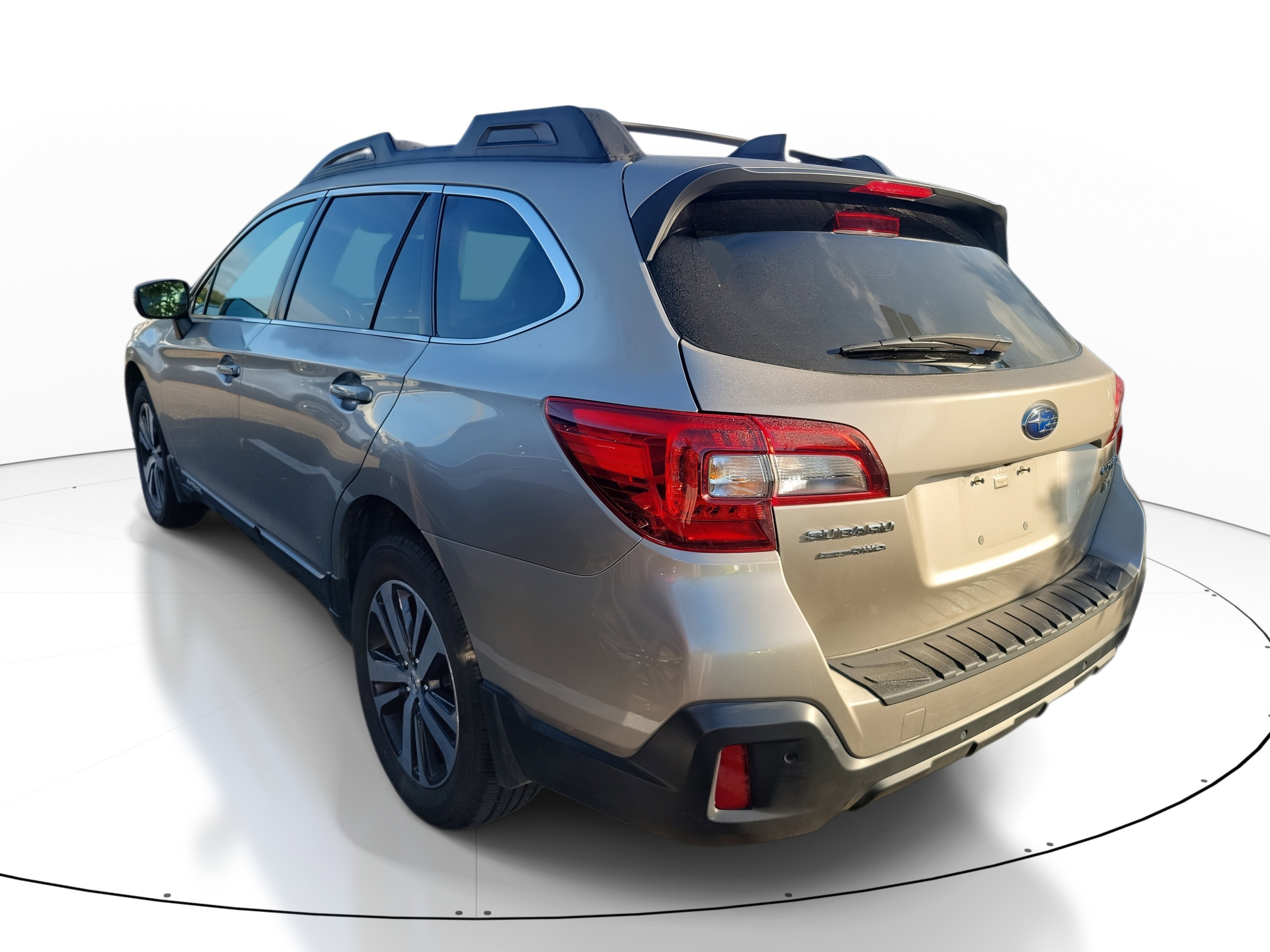 Used 2018 Subaru Outback 2.5i Limited image 7