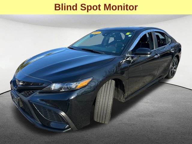 Used 2023 Toyota Camry SE w/ Cold Weather Package image 5