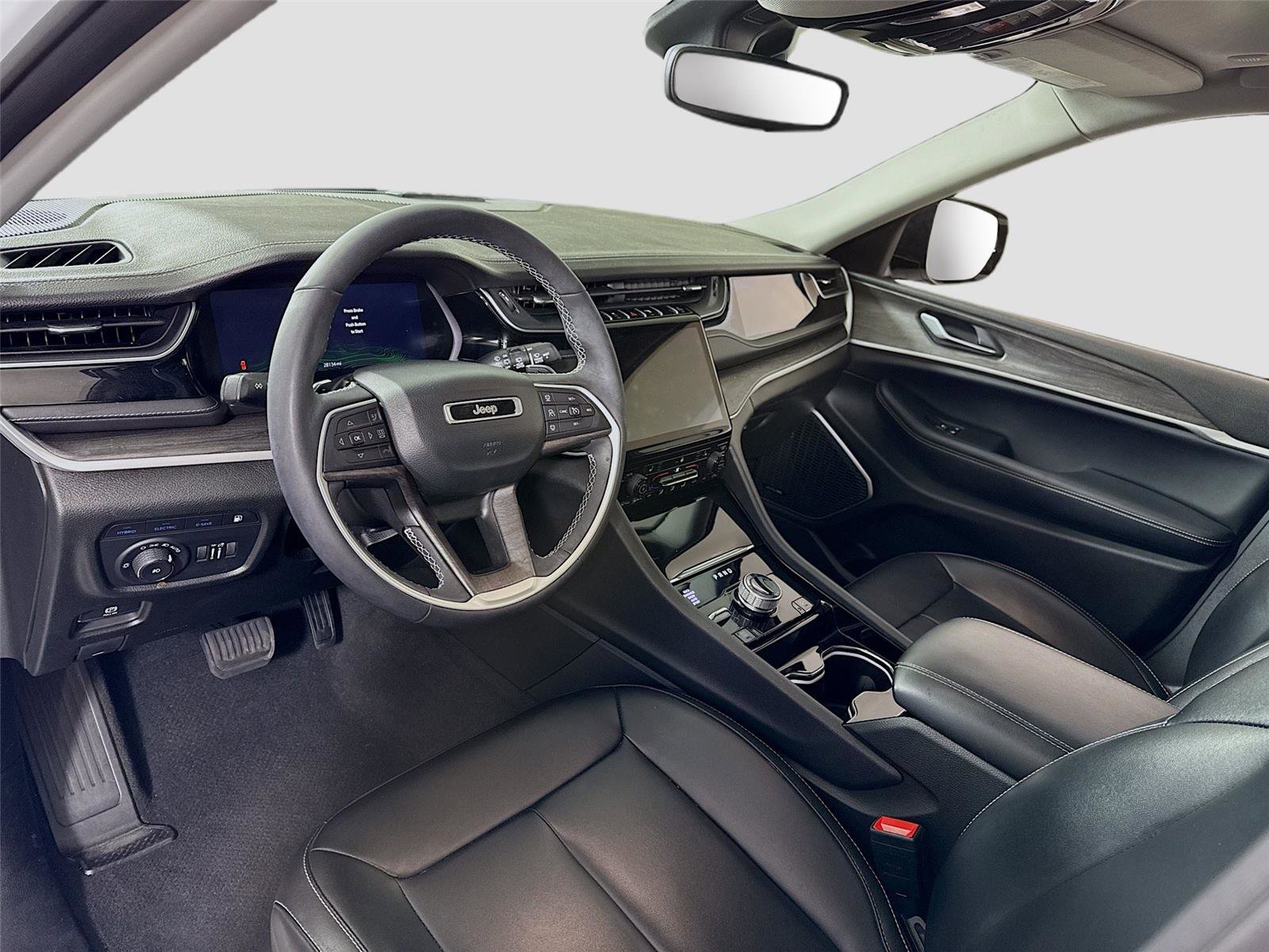 Used 2023 Jeep Grand Cherokee 4WD 4xe image 3
