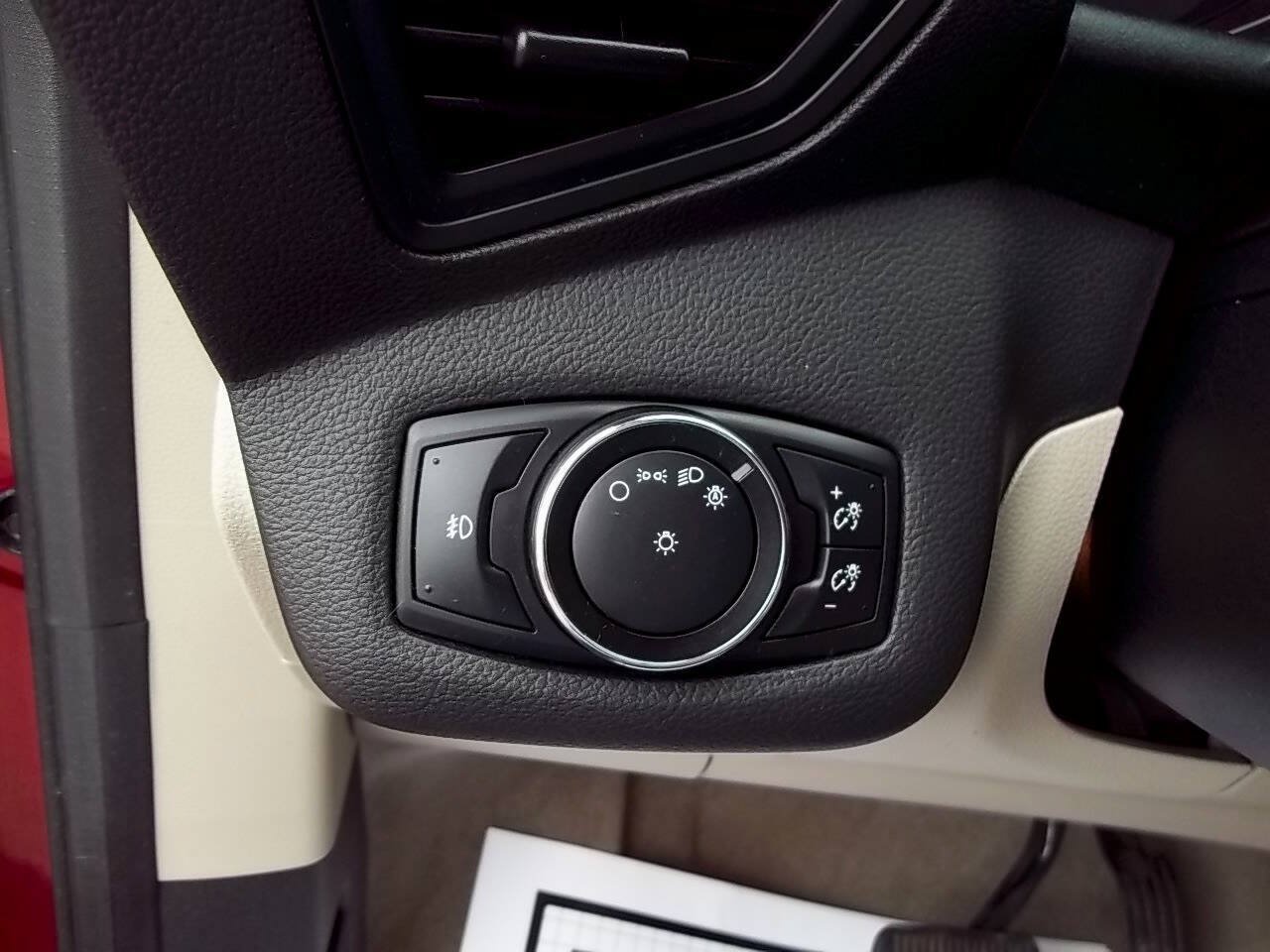 Used 2014 Ford Escape SE w/ Equipment Group 201A FWD image 22