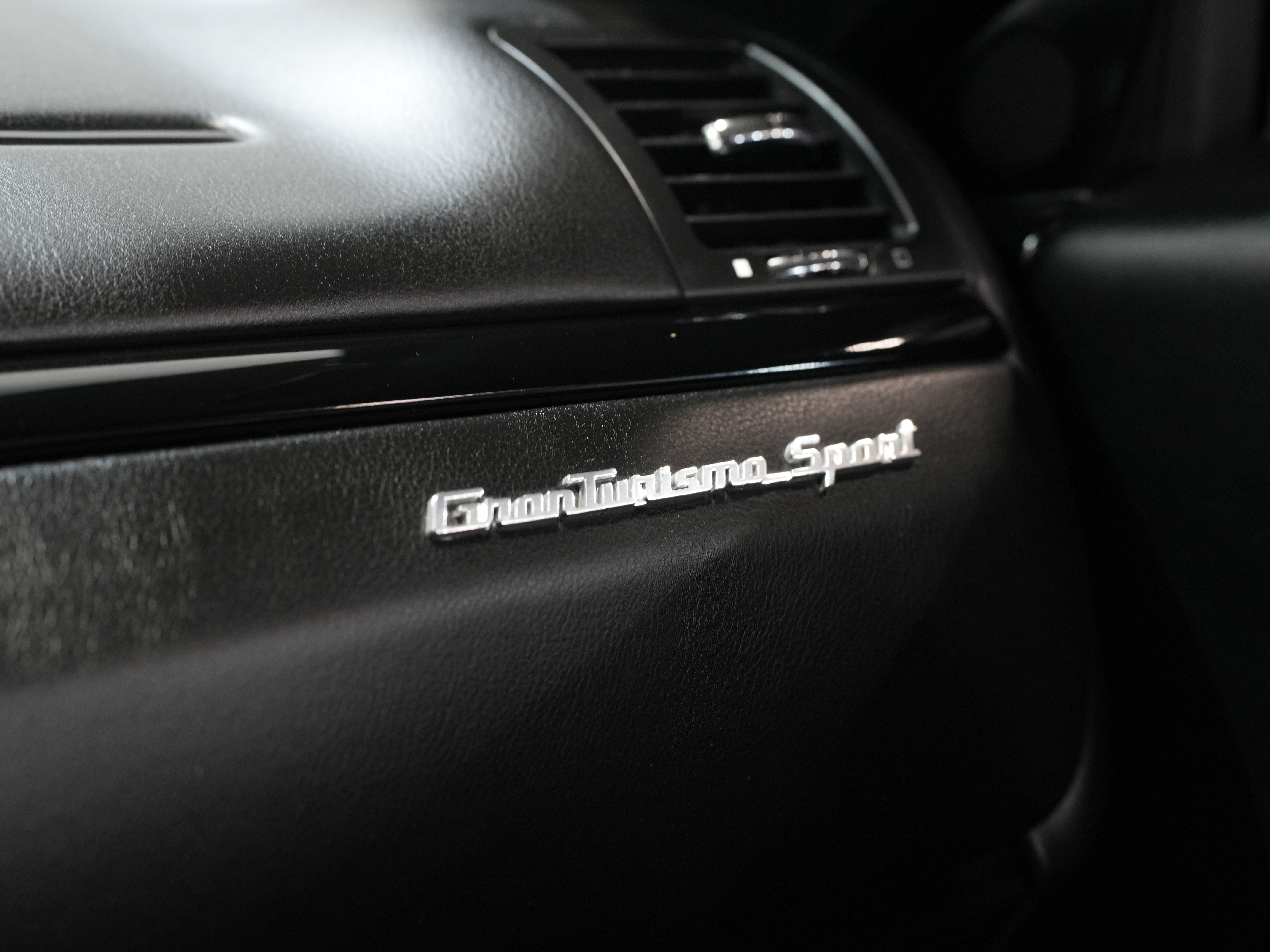 Used 2015 Maserati GranTurismo Sport image 46