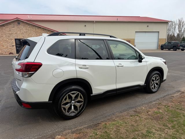 Used 2019 Subaru Forester Premium image 4