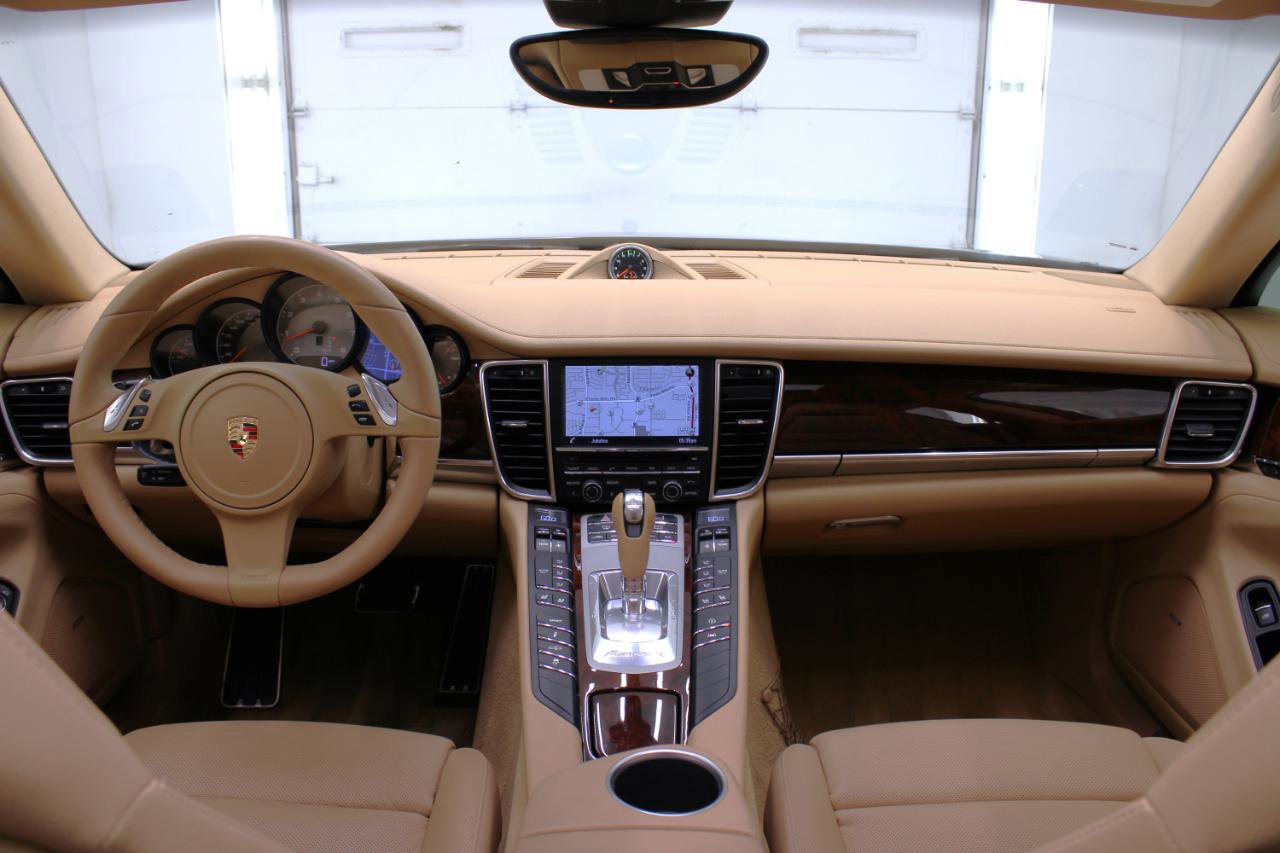 Used 2014 Porsche Panamera S image 53