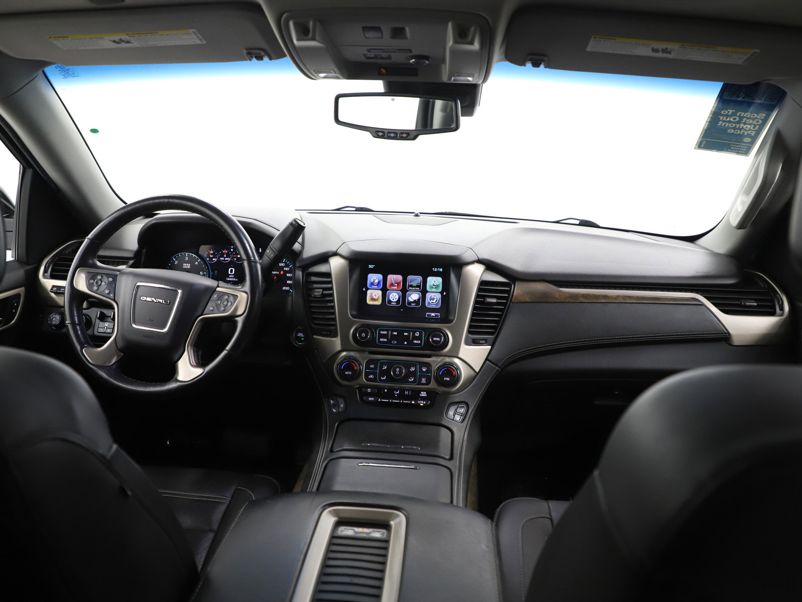 Used 2018 GMC Yukon Denali image 14