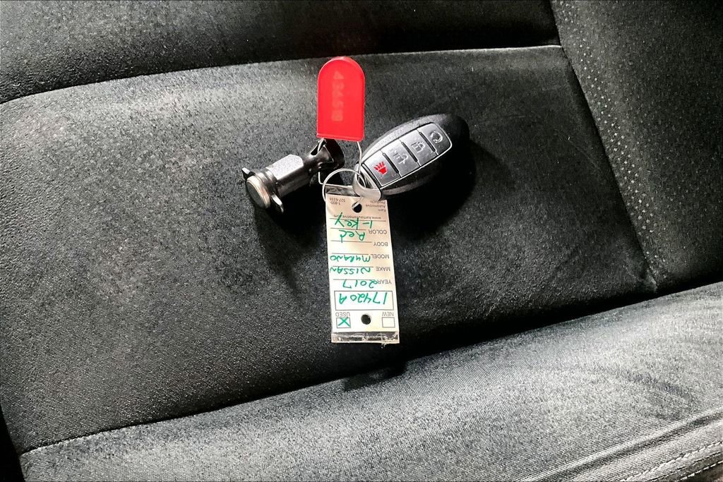 Used 2017 Nissan Murano SV image 10