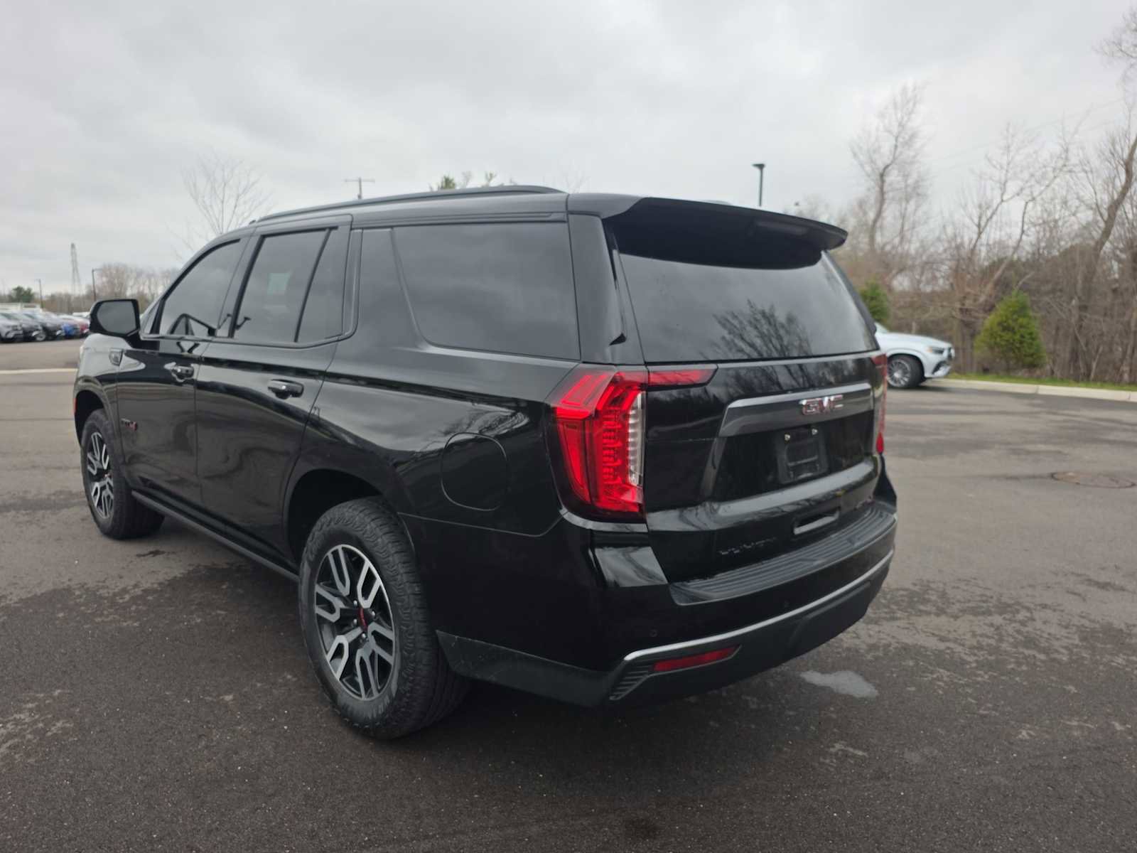 Used 2023 GMC Yukon AT4 w/ AT4 Premium Plus Package image 7
