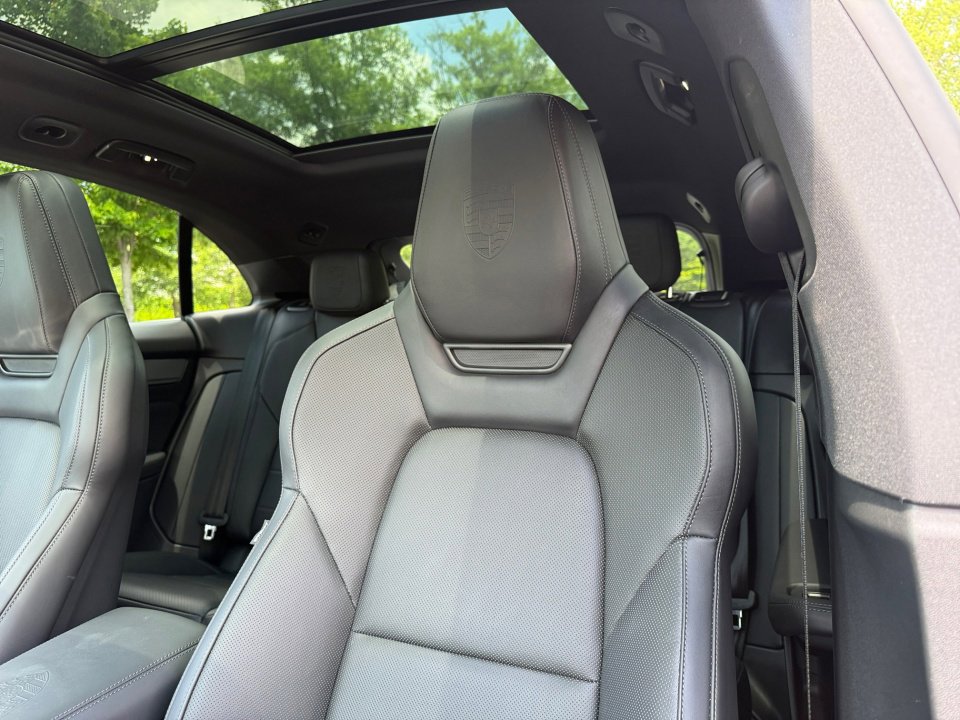 New 2025 Porsche Macan 4S Electric image 12