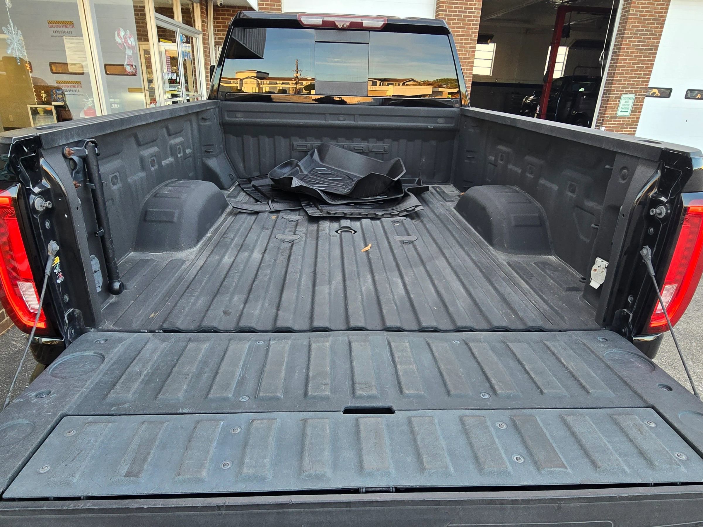 Used 2020 GMC Sierra 2500 Denali w/ Denali Ultimate Package image 7