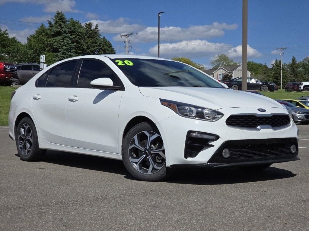Used 2020 Kia Forte LXS FWD image 2