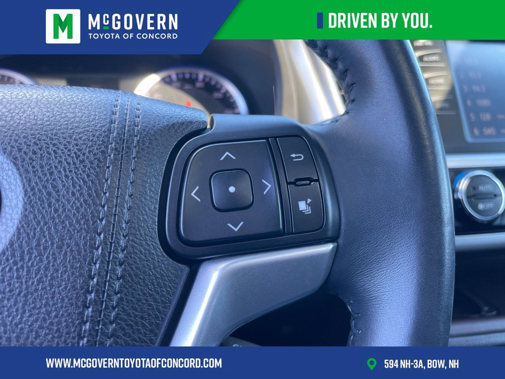 Used 2016 Toyota Highlander XLE AWD/4WD image 32