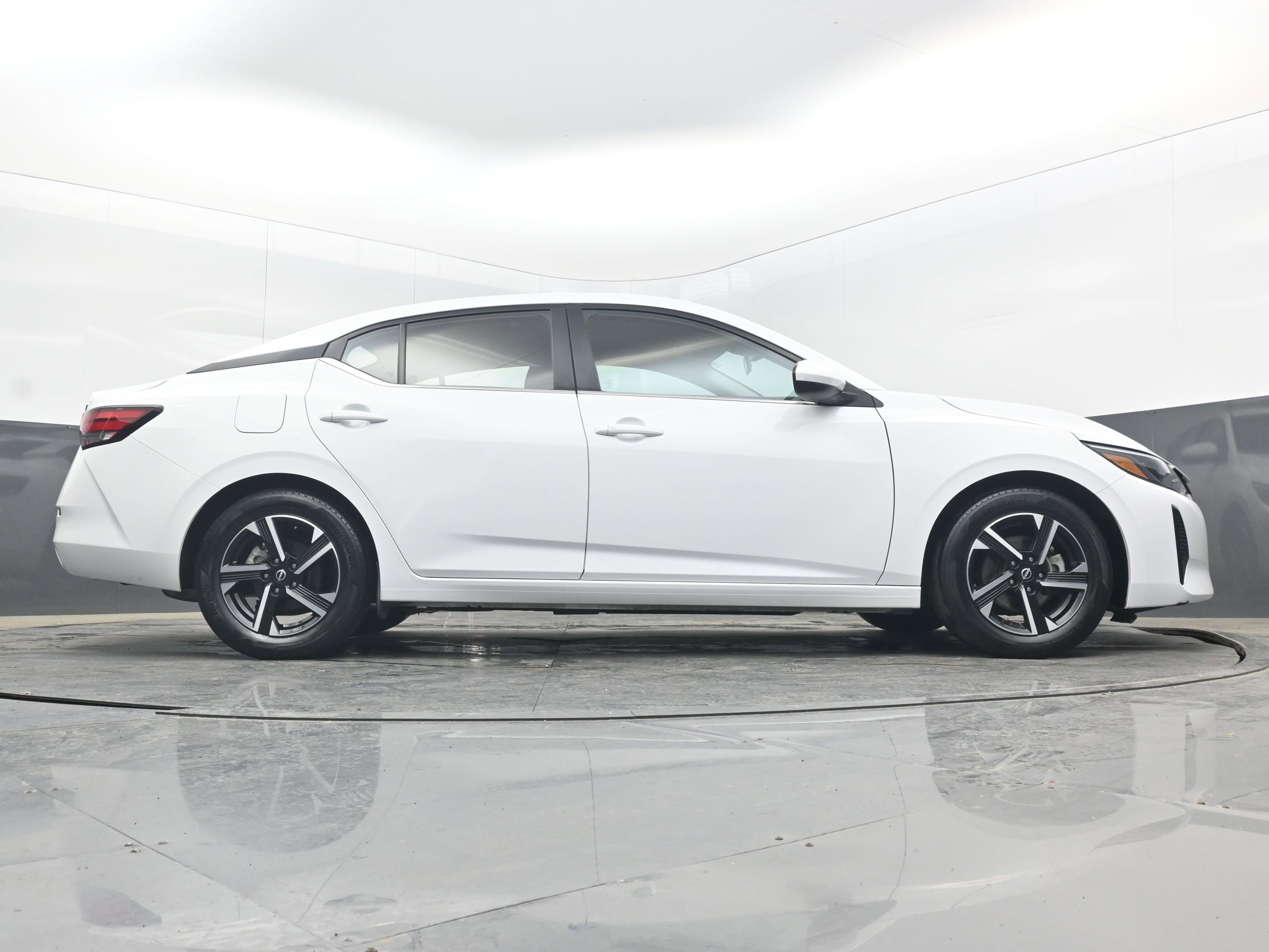 Used 2024 Nissan Sentra SV image 31