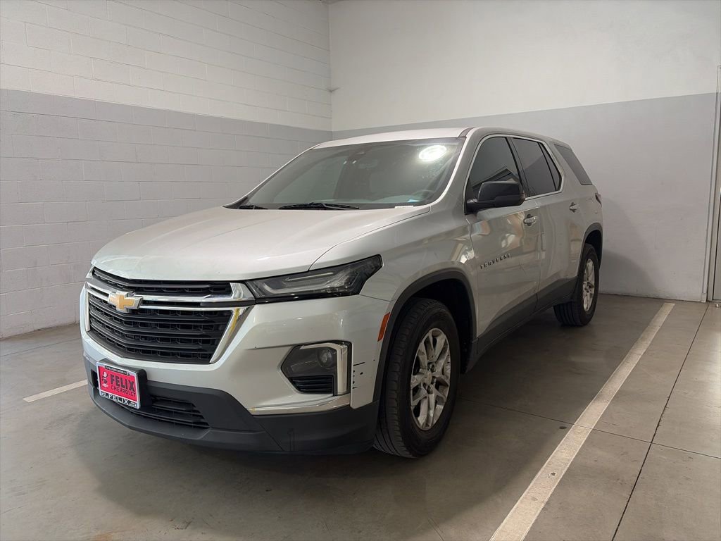 Used 2022 Chevrolet Traverse LS image 1