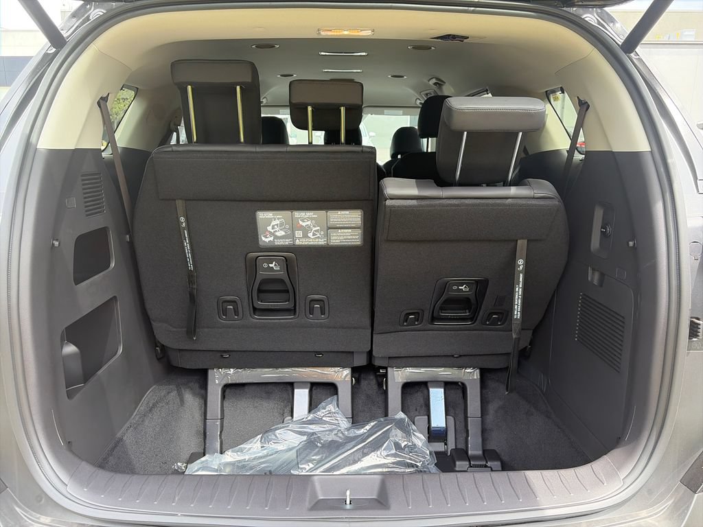 New 2026 Kia Carnival EX FWD image 7