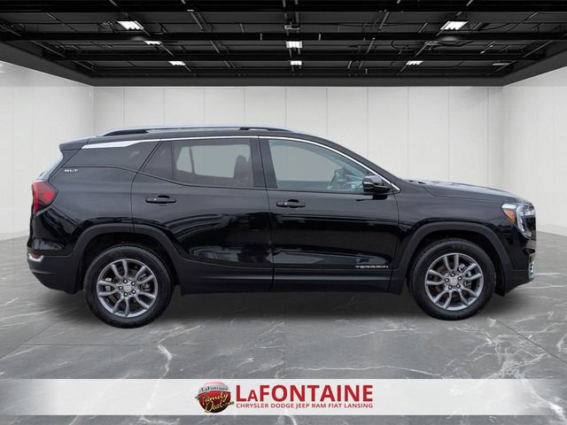 Used 2024 GMC Terrain SLT image 6