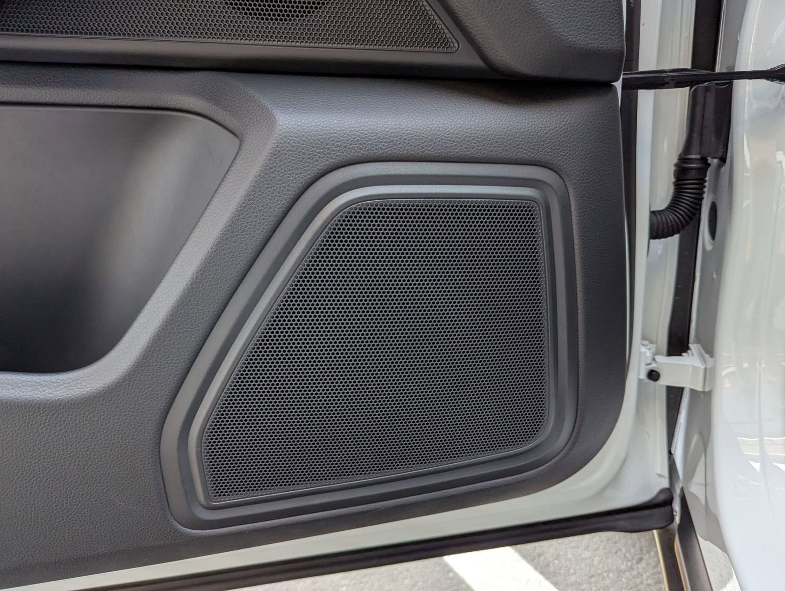 Certified 2025 Porsche Macan image 14