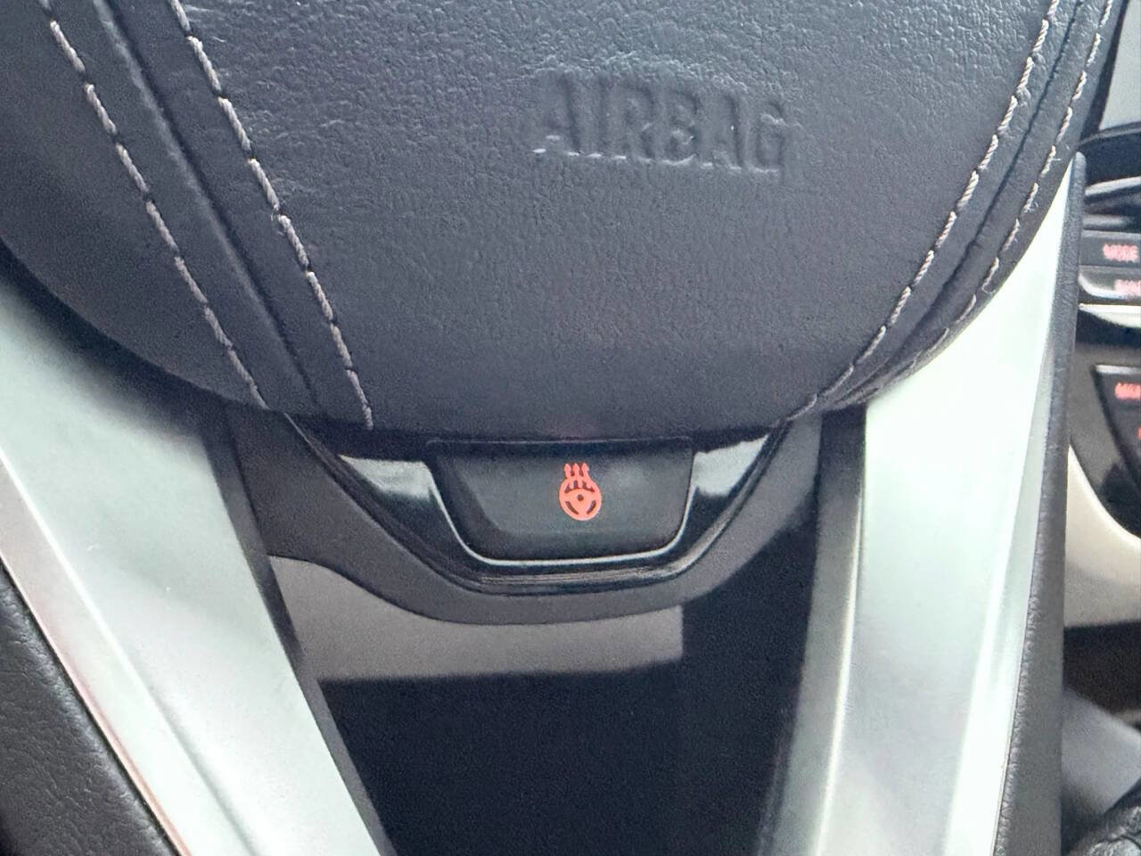 Used 2020 BMW 540i xDrive w/ Premium Package image 24