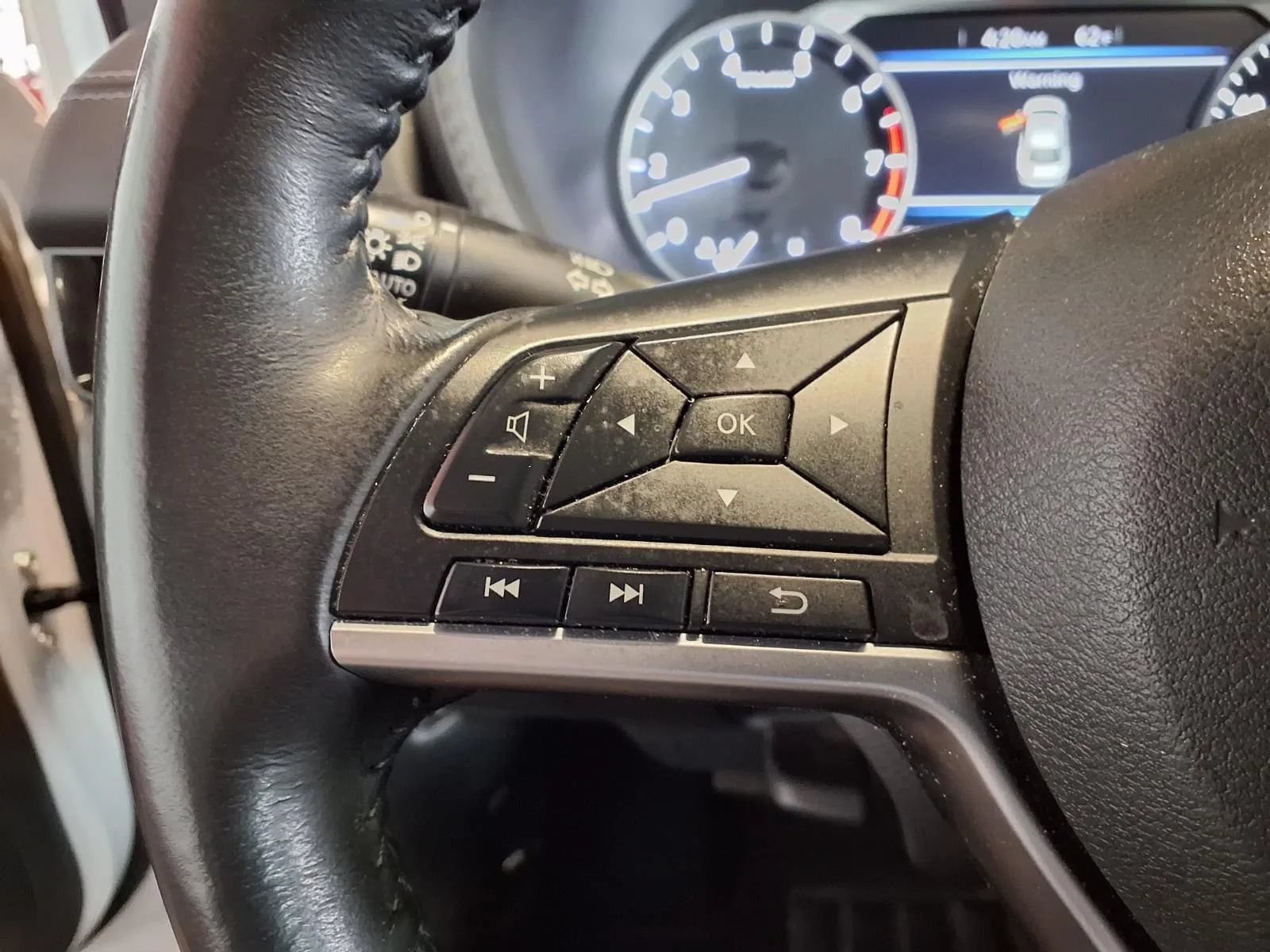 Used 2023 Nissan Sentra SV FWD image 24