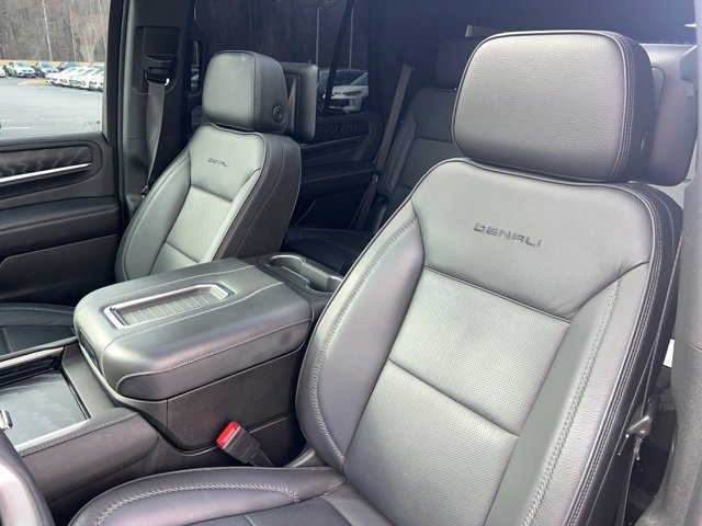 Used 2023 GMC Yukon Denali w/ Denali Reserve Package image 15