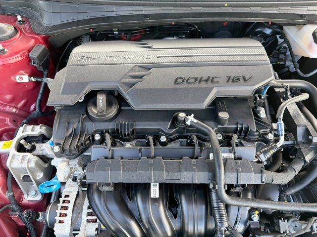 Certified 2025 Hyundai Elantra SEL FWD image 33