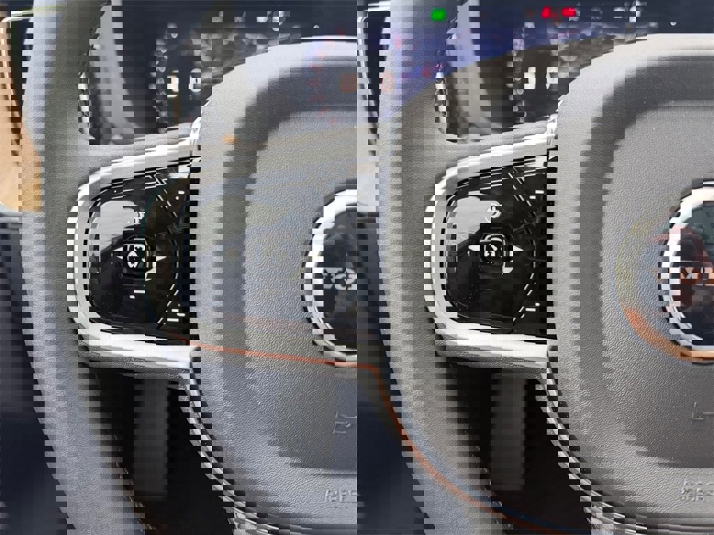 New 2026 Volvo XC60 T8 Ultra w/ Protection Package Premier image 13