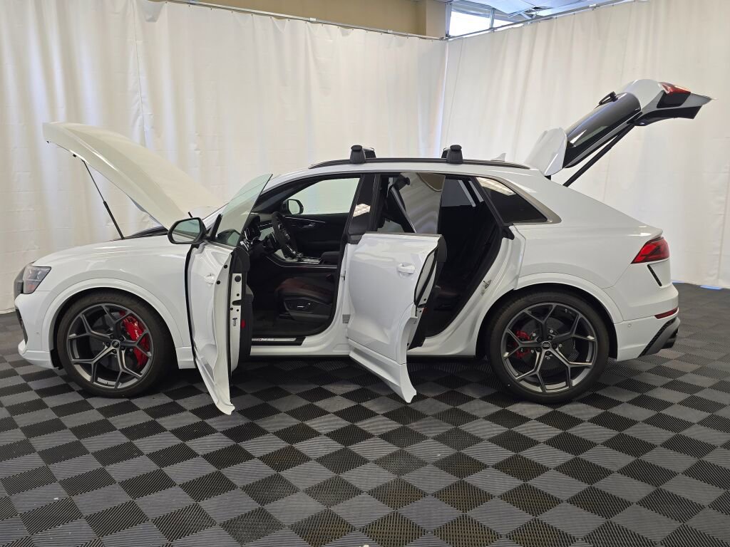 New 2025 Audi RS Q8 performance image 12