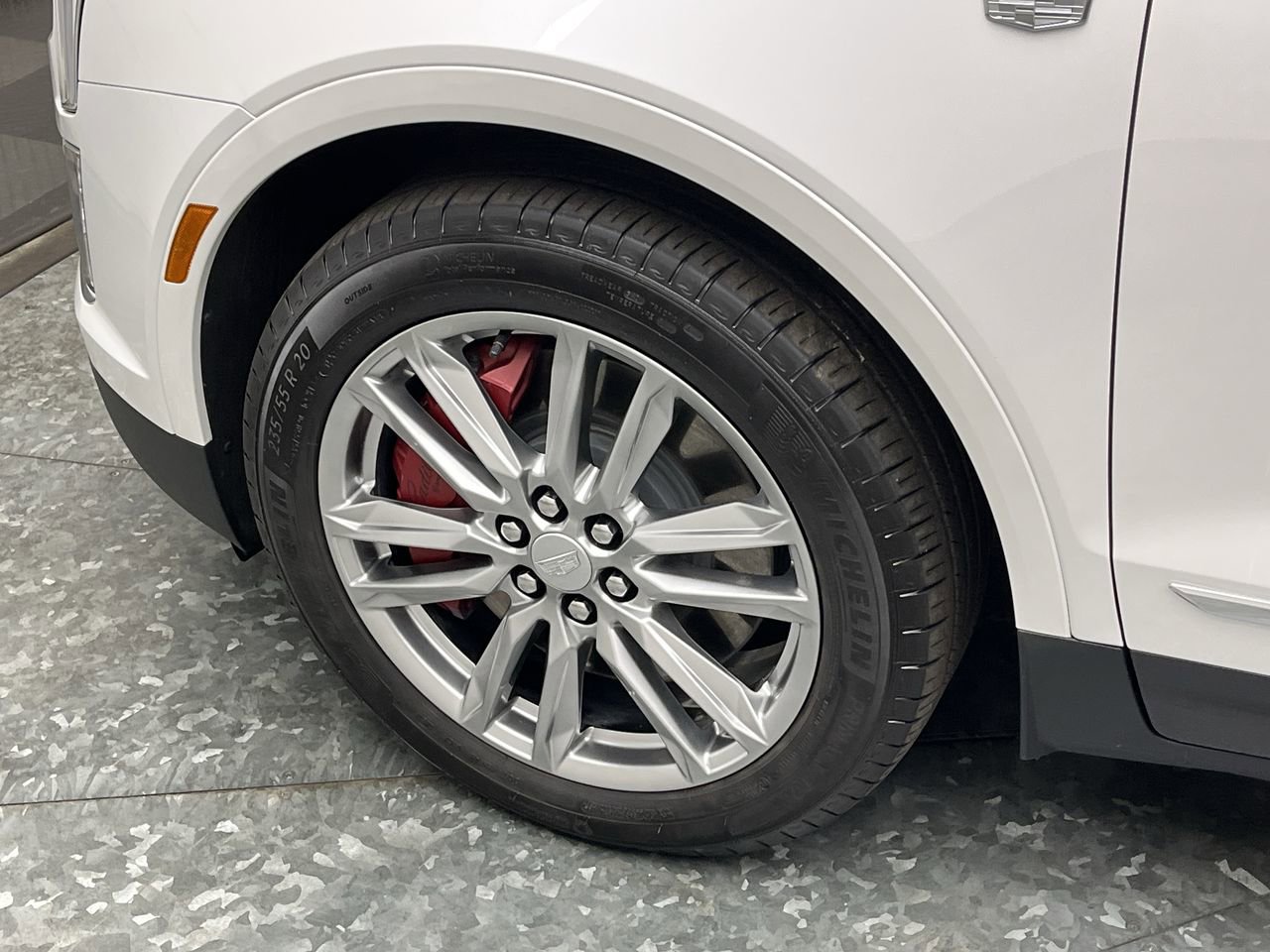 Certified 2024 Cadillac XT5 Sportv w/ LPO, Floor Liner Package AWD/4WD image 37