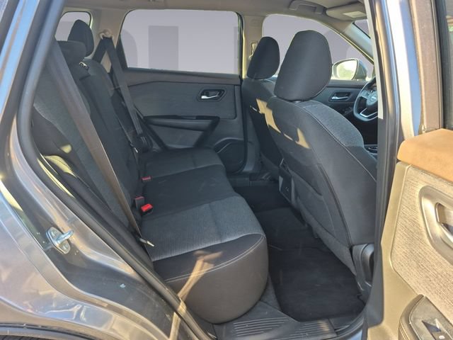 Used 2023 Nissan Rogue SV AWD/4WD image 18