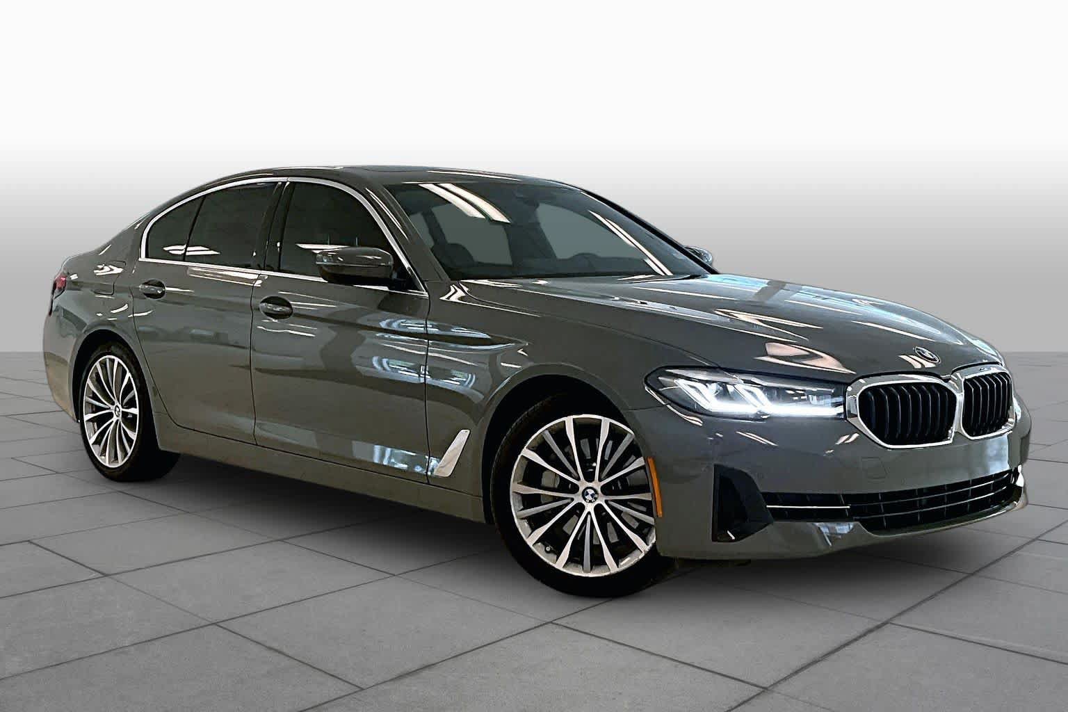 Used 2022 BMW 530i w/ Executive Package RWD image 2