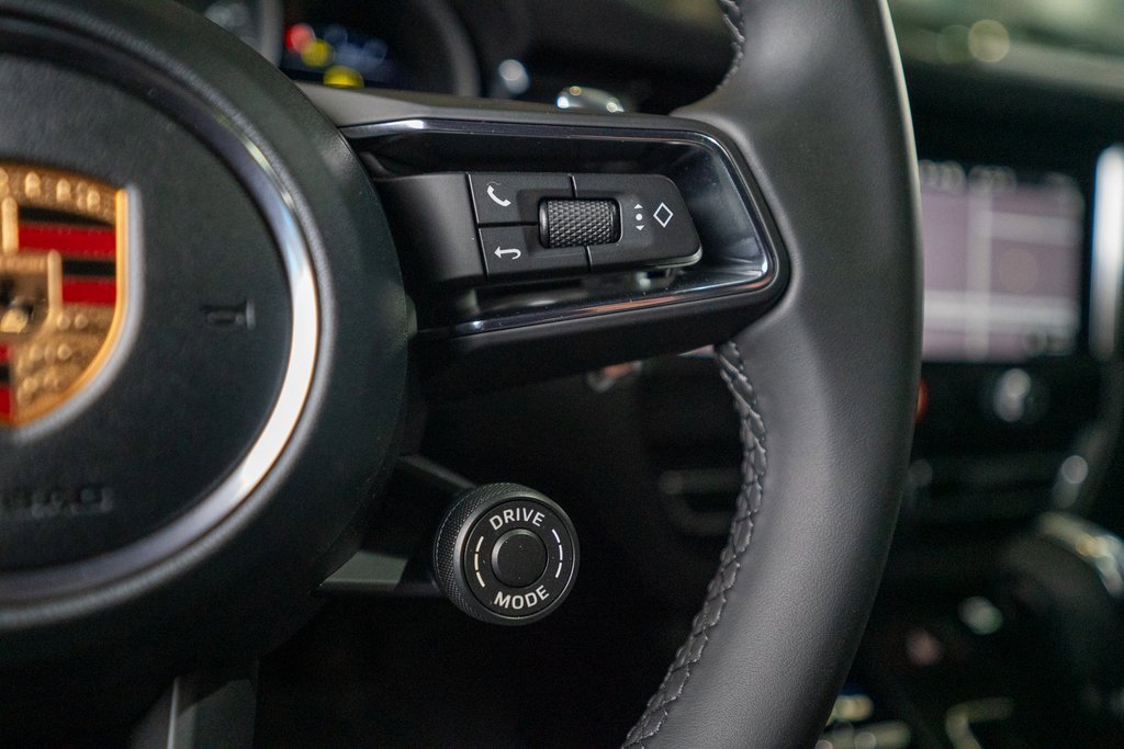 New 2026 Porsche Macan image 18