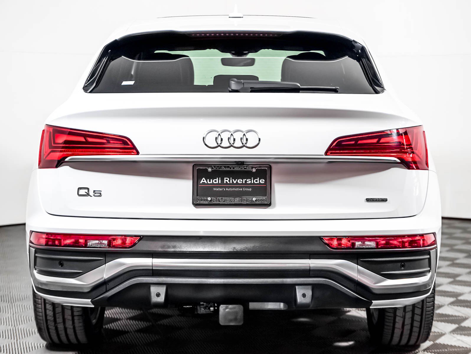 Used 2023 Audi Q5 2.0T Premium Plus w/ Premium Plus Package AWD/4WD image 9