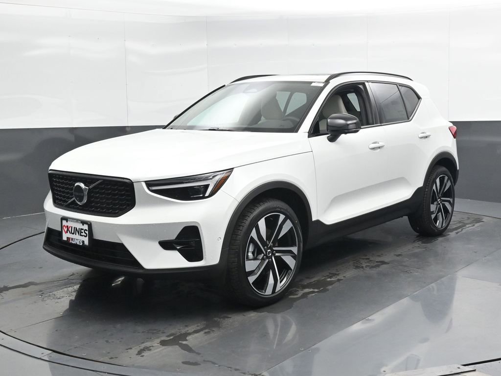 New 2026 Volvo XC40 B5 Ultra w/ Climate Package image 5