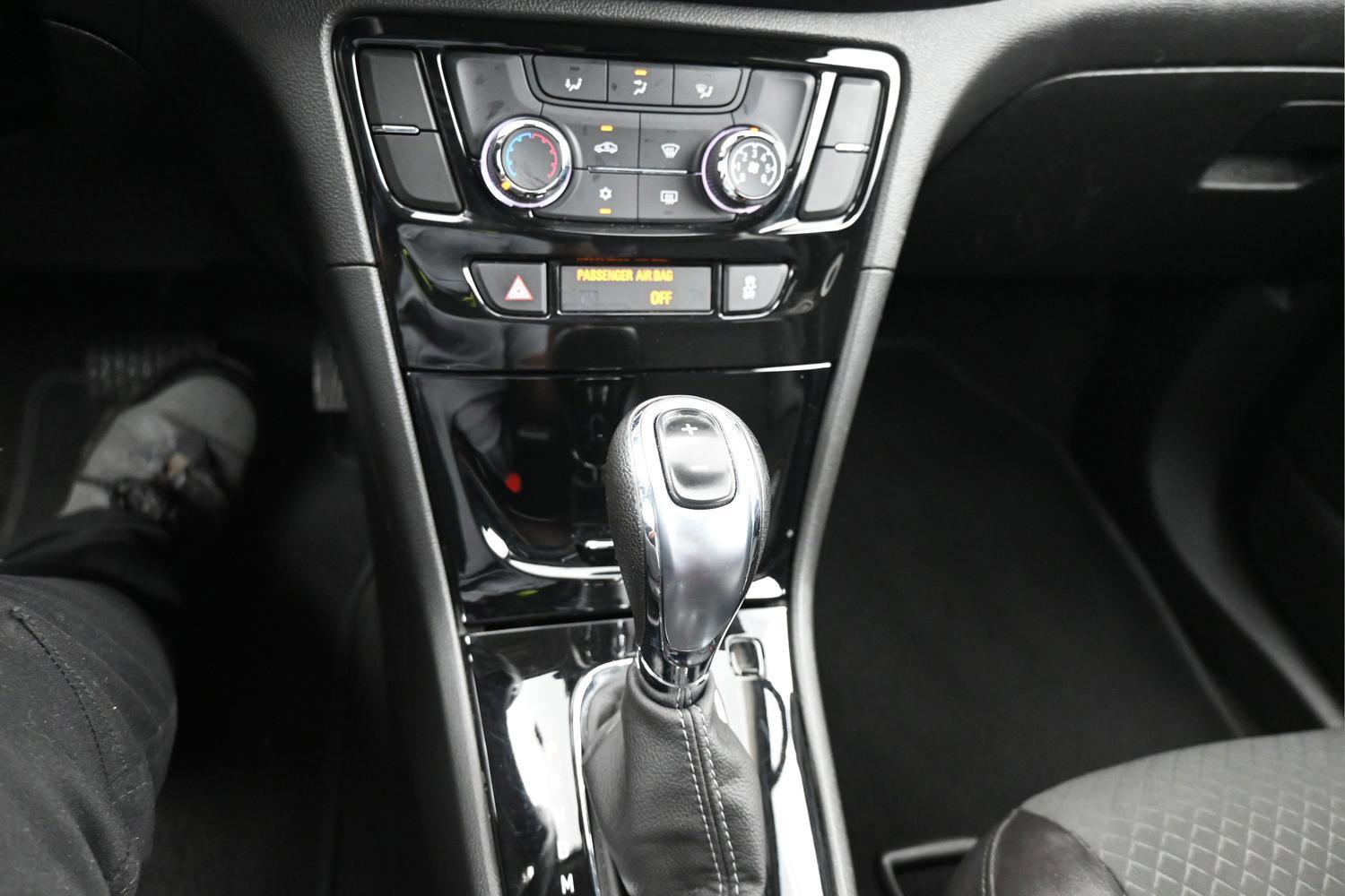 Used 2022 Buick Encore Preferred w/ Safety Package AWD/4WD image 21