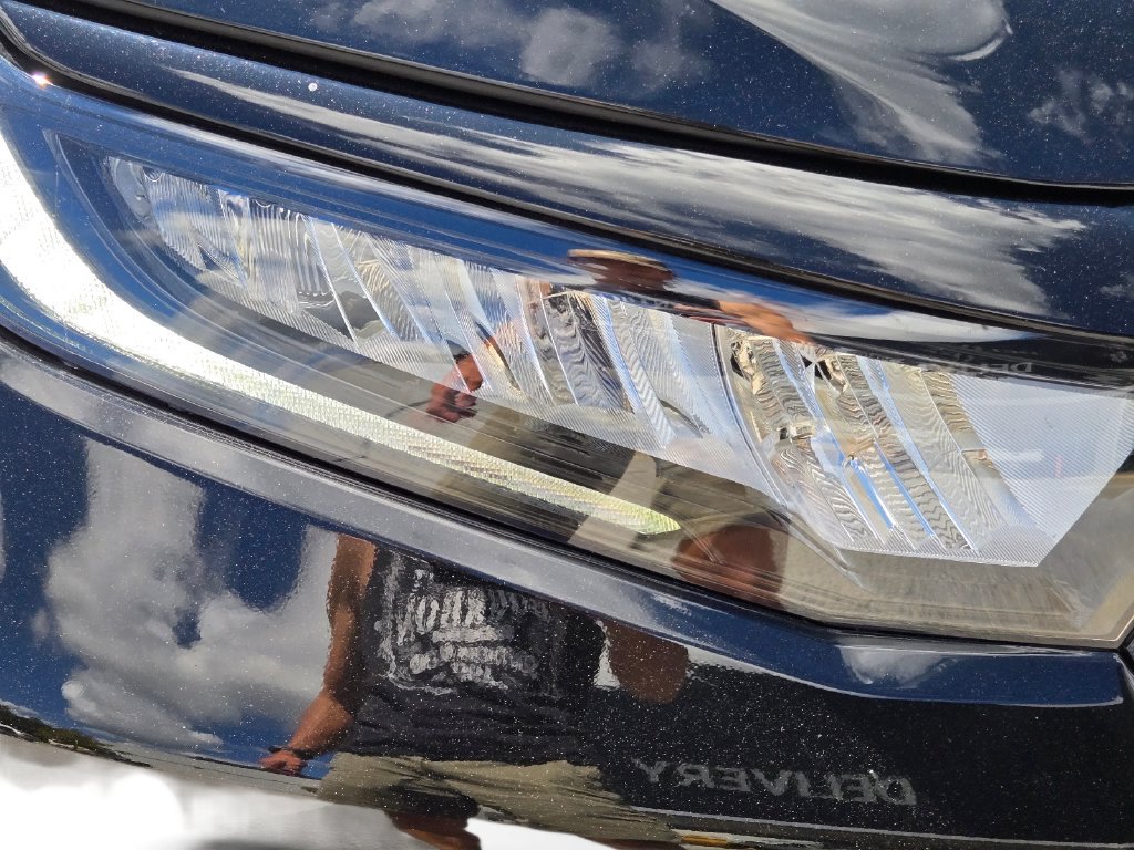 Used 2025 Honda Odyssey Elite image 4