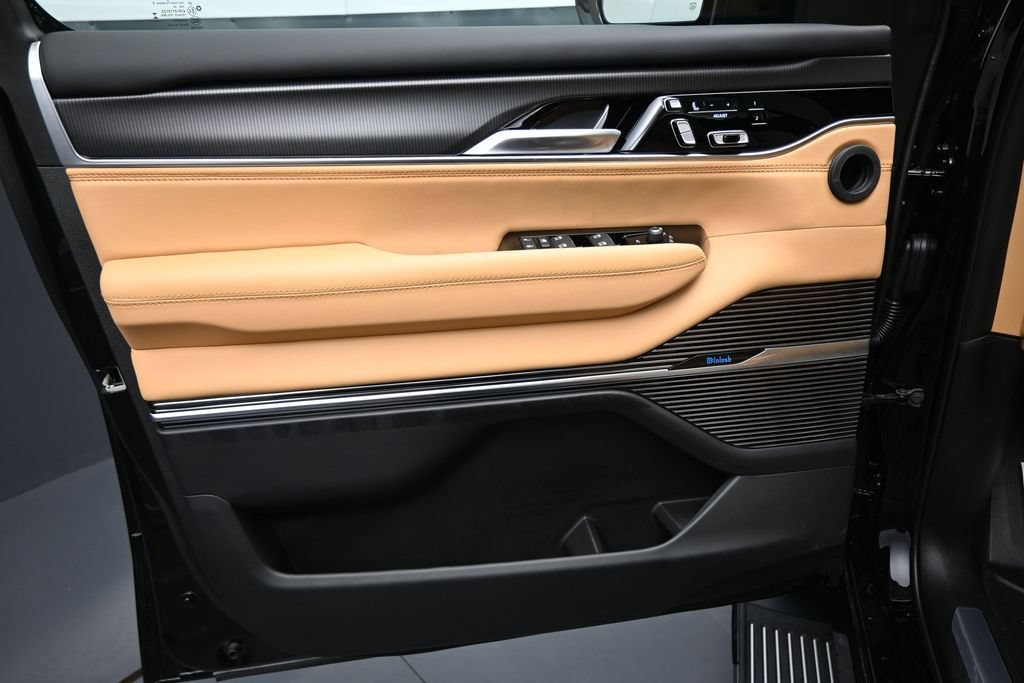 New 2026 Jeep Grand Wagoneer L Summit AWD/4WD image 10
