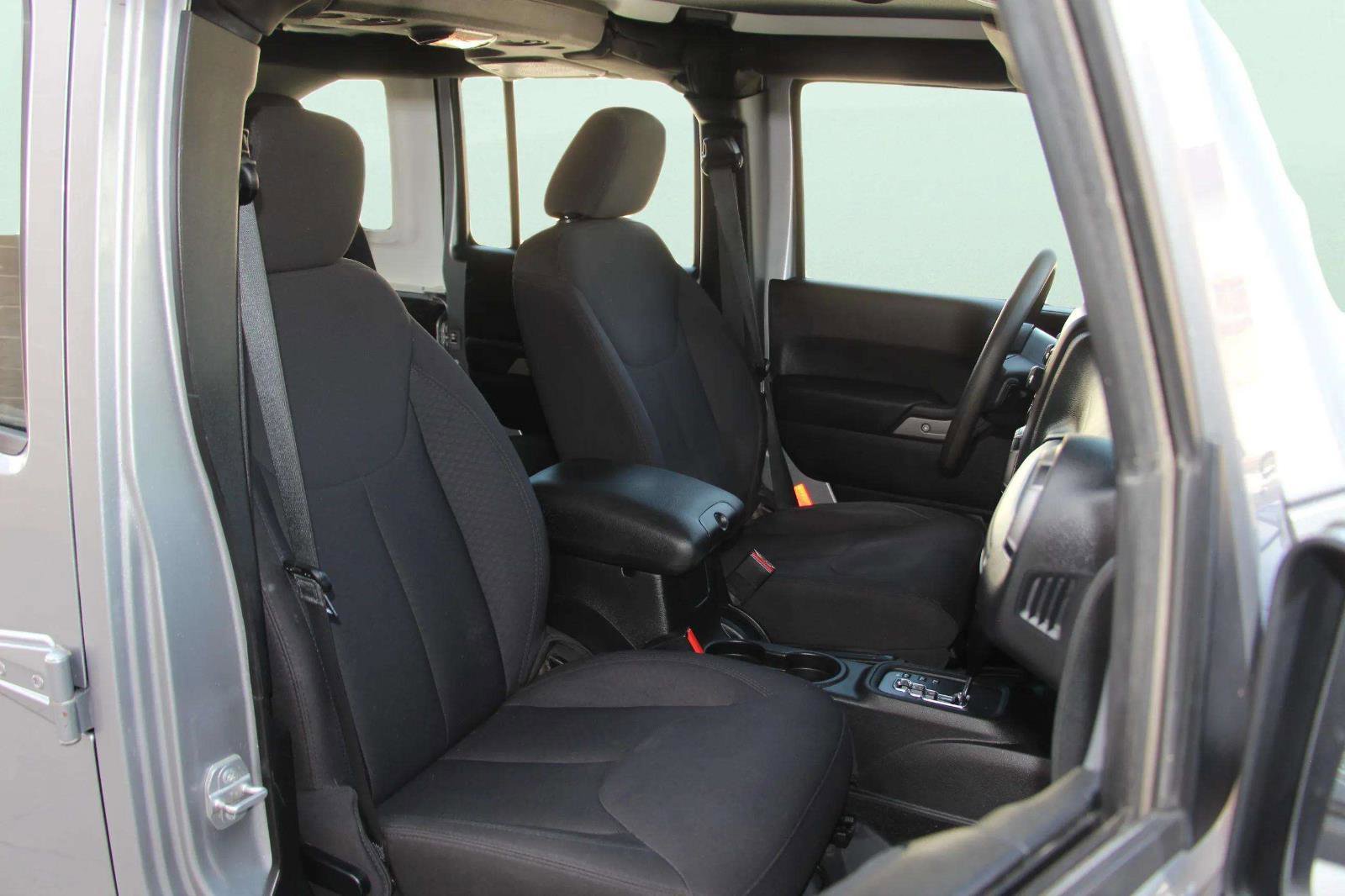 Used 2015 Jeep Wrangler Unlimited Sport image 28