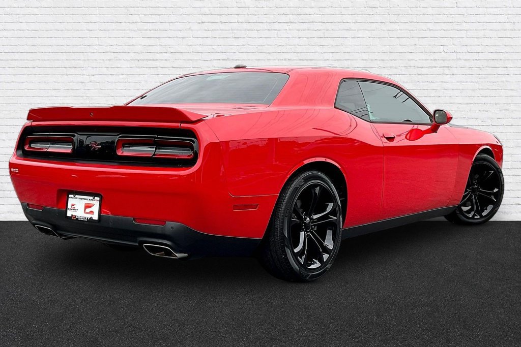 Used 2022 Dodge Challenger R/T RWD image 6