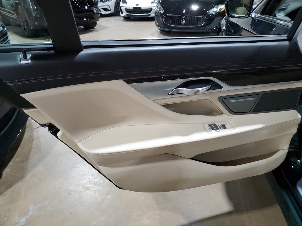 Used 2016 BMW 750i xDrive AWD/4WD image 28