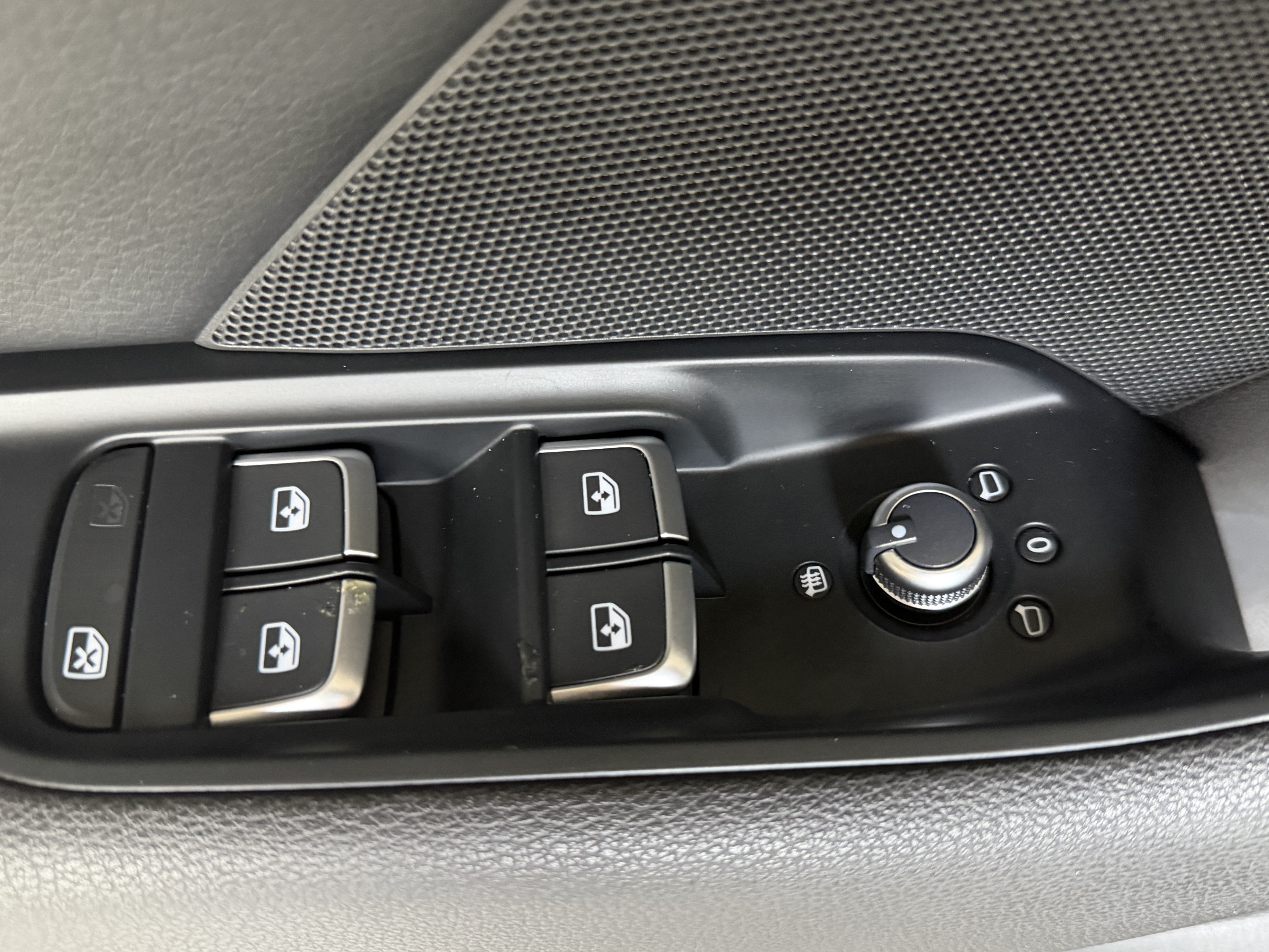 Used 2018 Audi A3 e-tron Premium w/ Sport Package FWD image 27