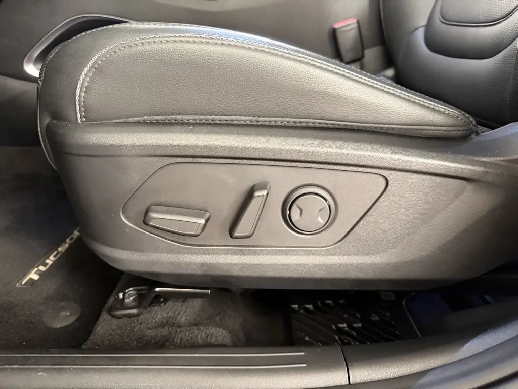Used 2022 Hyundai Tucson Limited AWD/4WD image 13