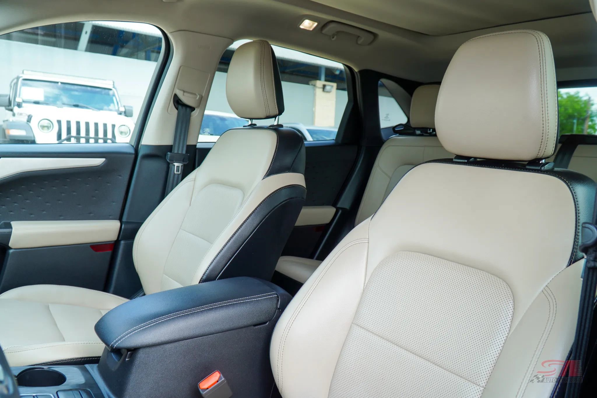 Used 2020 Ford Escape SE Sport image 12