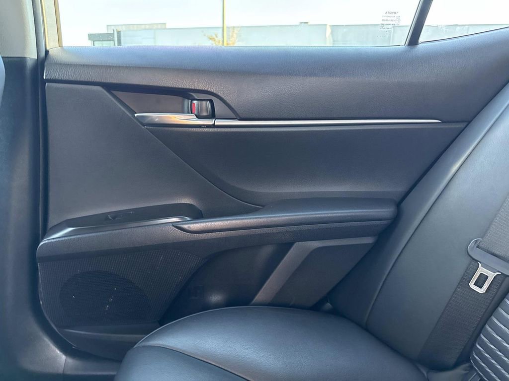 Used 2022 Toyota Camry SE image 20