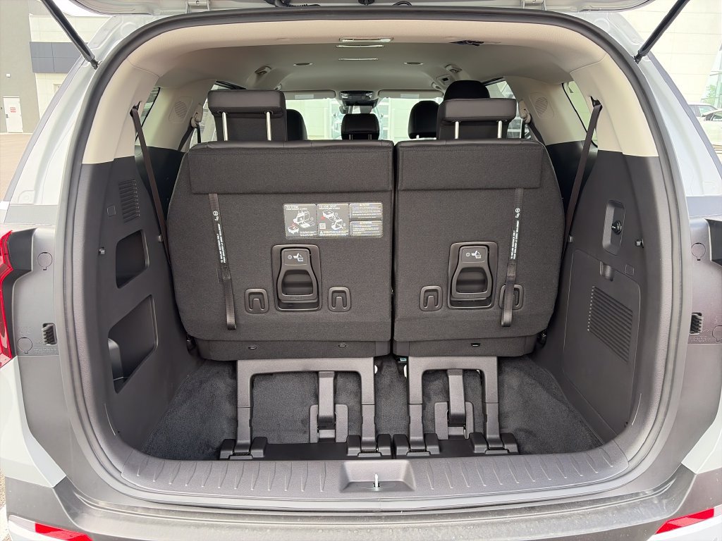 New 2027 Kia Carnival FWD image 7