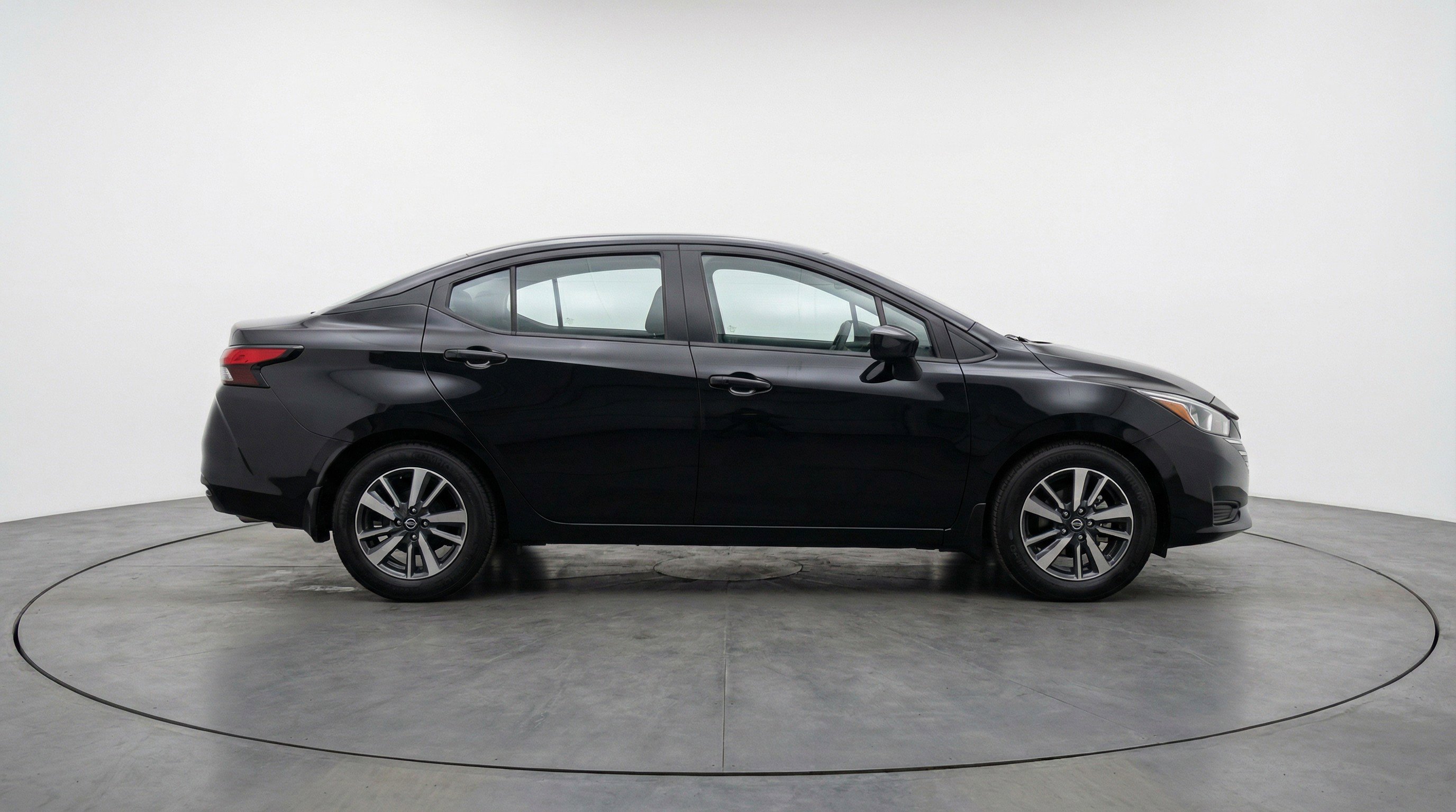 Used 2025 Nissan Versa SV image 11