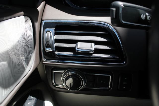 Used 2019 Lincoln Navigator Black Label w/ Cargo Package AWD/4WD image 8