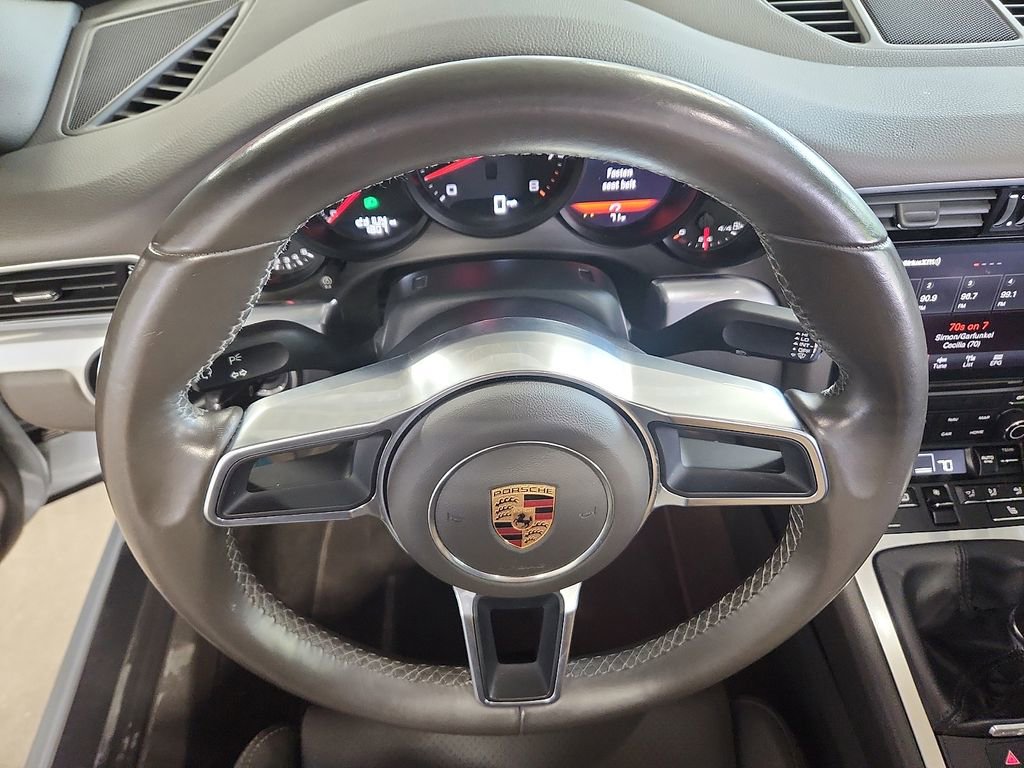 Used 2017 Porsche 911 Carrera RWD image 17